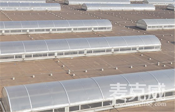 麥克威 側(cè)開式圓拱型電動采光排煙天窗 麥克威 側(cè)開式圓拱型電動采光排煙天窗